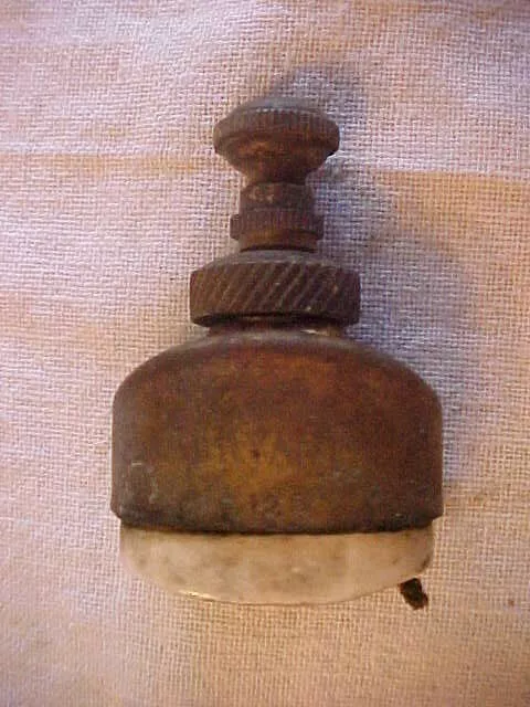Hard to Find Bryant Light Fixture Wall Sconce Lamp Rotary Switch Brass Porcelain
