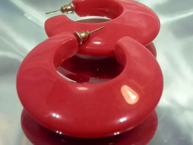 Vintage 70's Beautiful Sassy Red Lucite Classic Dangle Hoop Clip Earrings 923m2