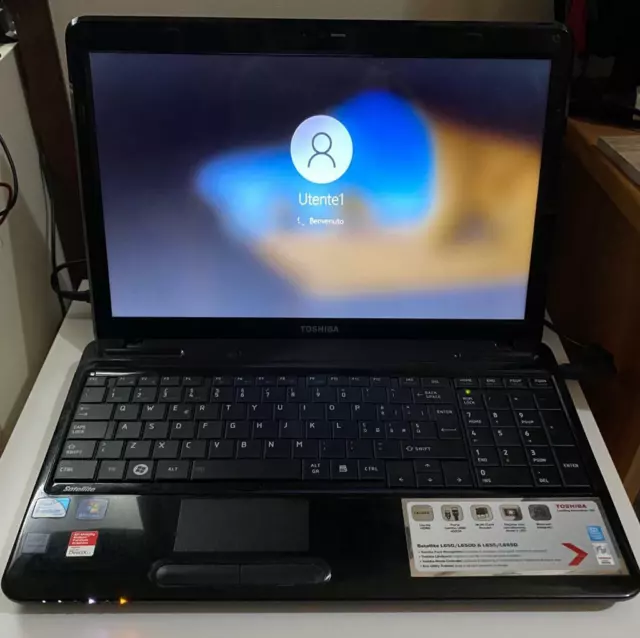 Toshiba L650-1GV Intel i5-560M 2.67GHz + Ram 4GB + HDD 500GB + VGA ATI HD5650