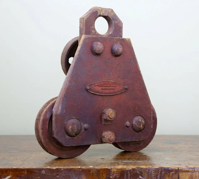 Vintage  Hay Trolley Cast Iron Barn Pulley Door Roller Hardware Hoist Machinery
