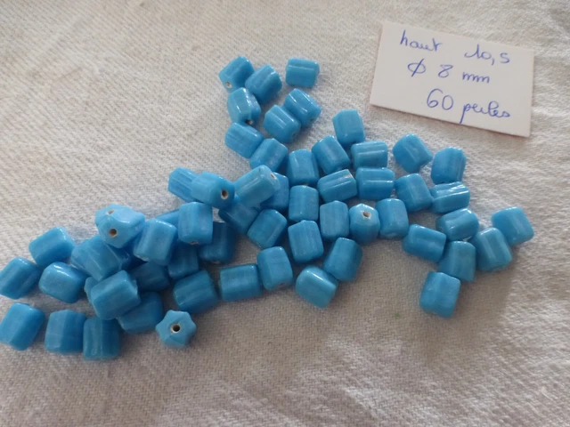 Lot De 60 Perles Vintage En Verre Bleu Turquoise - Forme Cylindre/barillet, Occasion