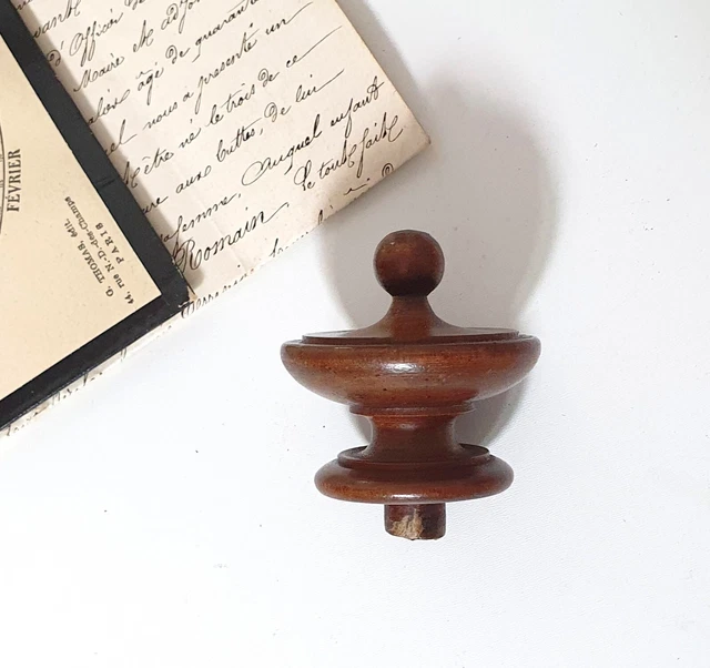 Decorative wood carving post finial - Antique french architectural salvage .