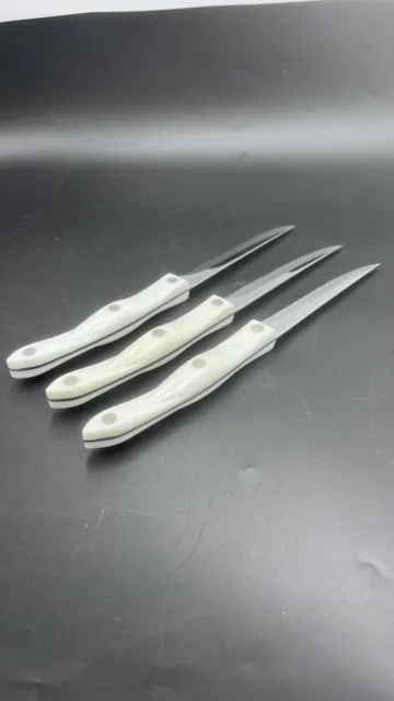 Cutco Knives Lot of 3 1721 KT Serrated LSteak Knives Pearl White 10”