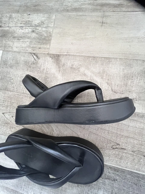Arket flatform thong 2025 sandals