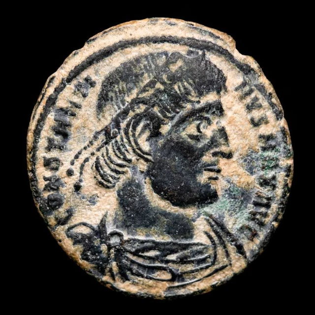 *Lucernae* Constantine I follis GLORIA EXERCITVS Ω // SCONST Arles 333