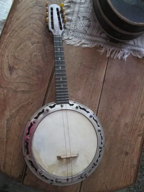 Ancien Banjo " CANTO " à restaurer