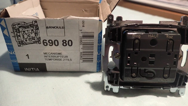 Interrupteur Temporisé Legrand SAGANE 846 22 - 2 Fils - Neuf, Pour Installation Facile