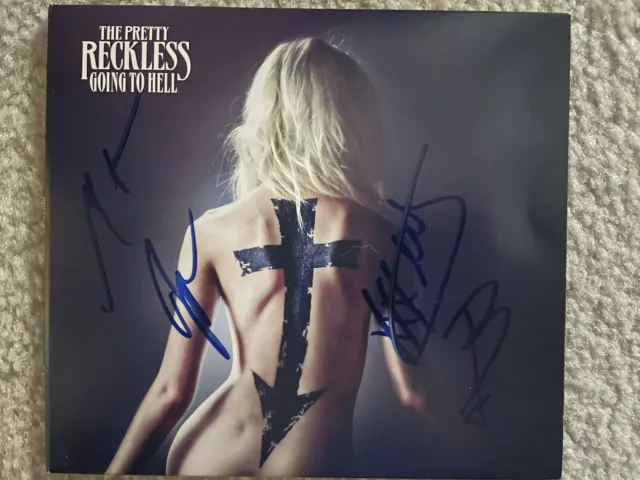 The Pretty Reckless Band TAYLOR MOMSEN +3 Signed CD Cover