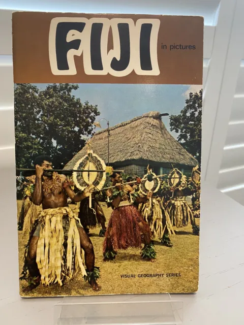Fiji in Pictures (Visual Geography Series) by David A Boeham