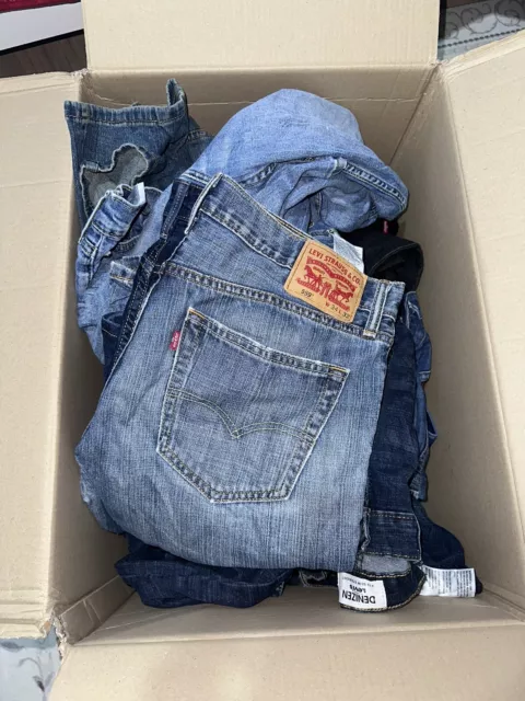 Lot Jeans Levi's plusieurs tailles  15 Pièces Men/Women