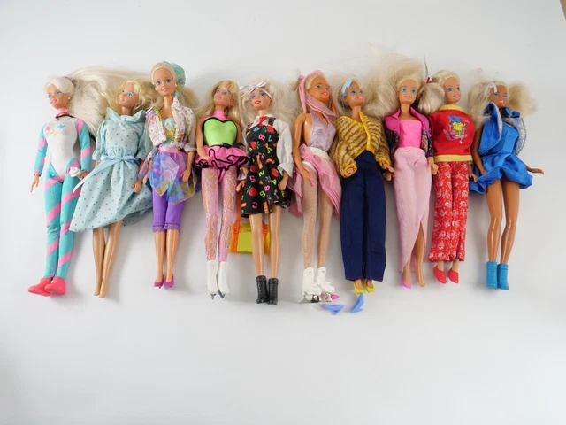 Lot De Barbie Années 80 – Avec Vêtements, Accessoires Et Bébé (Mattel)