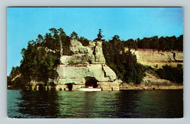 Munising MI- Michigan, Pictured Rocks, Scenic View, Vintage Postcard
