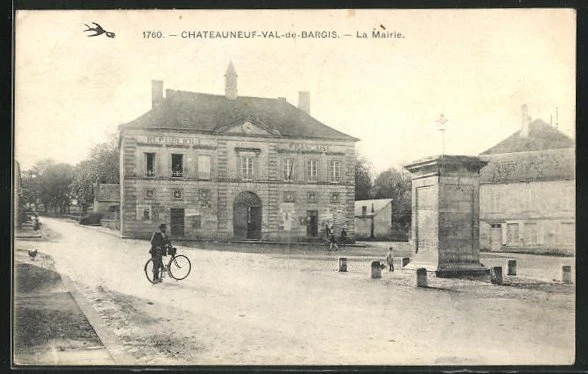 CPA Chateauneuf-val-de-Bargis, La Mairie 1912
