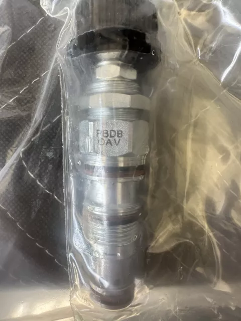 Sun hydraulics PBDB OAV pressure reducing valve. Panel Mount