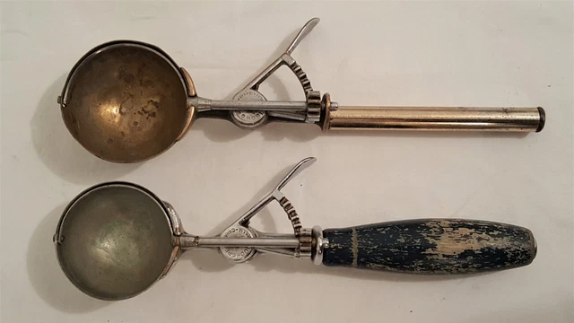 2 Tudhope Ice Cream Scoops Blue Handle Canada Vintage Lot