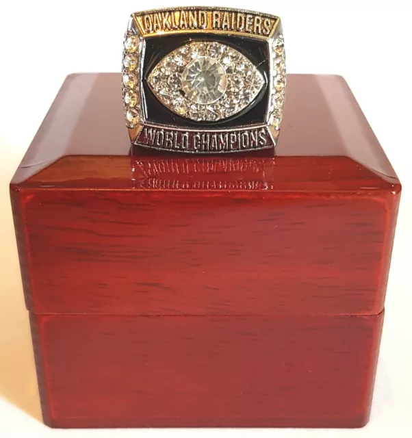 OAKLAND RAIDERS  -  NFL Championship ring 1976 with box
