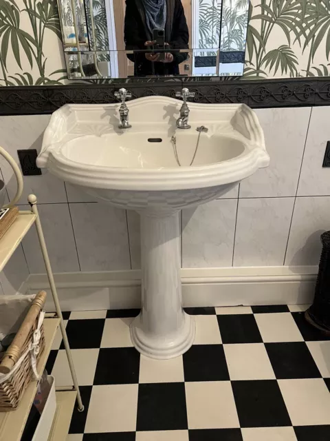 Traditional Hand Wash Basin & Pedestal Victorian Ceramic 2 Hole Bathroom Sink