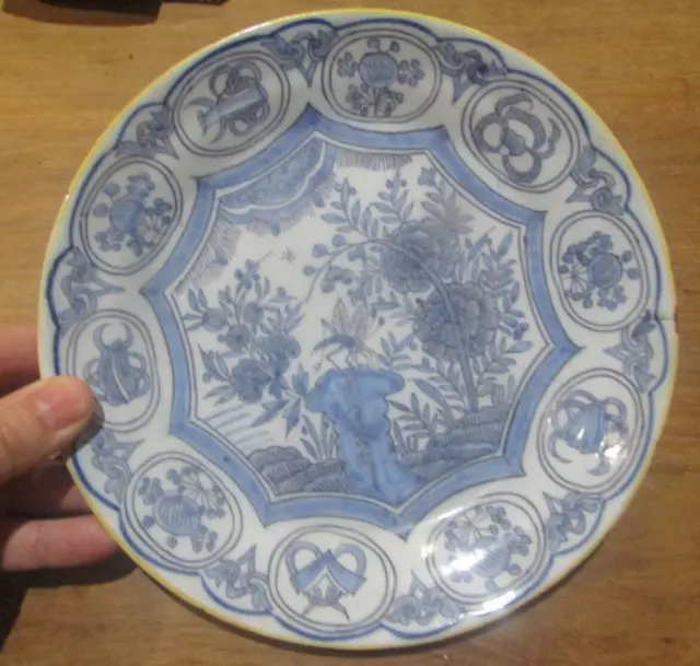 ANCIENNE ASSIETTE EN FAIENCE DE DELFT fin 19EME  .old delft plate insect on rock
