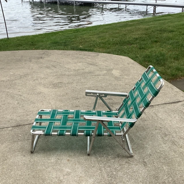 VINTAGE ALUMINUM GREEN bed Folding Childs Lawn Chair Chaise Lounge