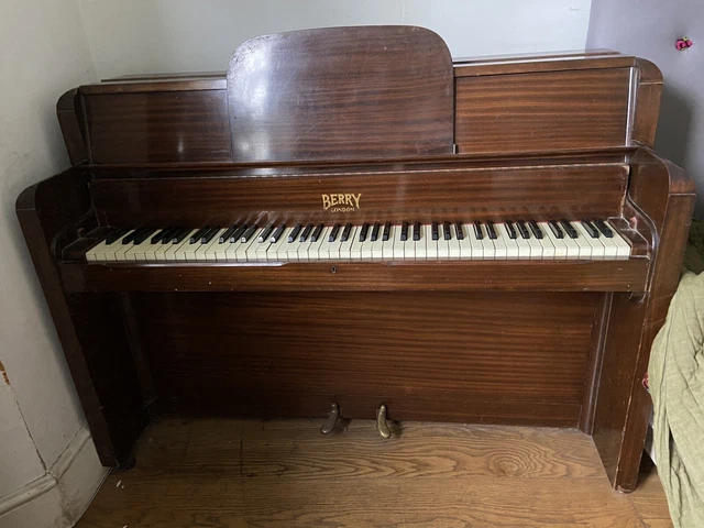 BERRY OF LONDON 1930 s mahogany Upright Small Piano 120.00