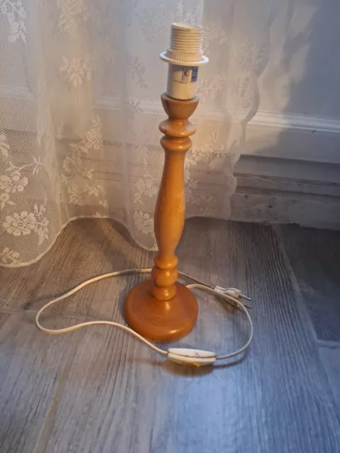 Pied De Lampe En Bois En Etat De Fonctionnement