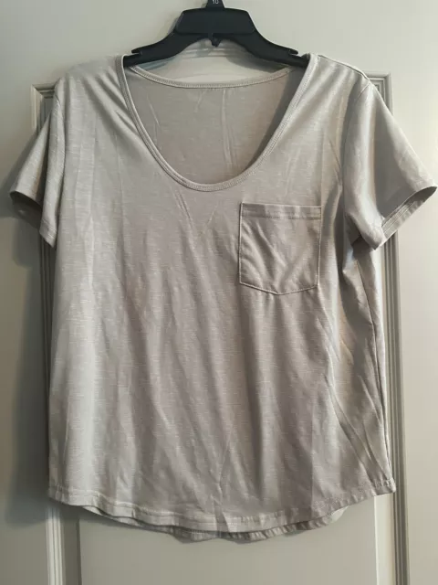 NWOT Gray Short Sleeve Pocket T Shirt Size Small