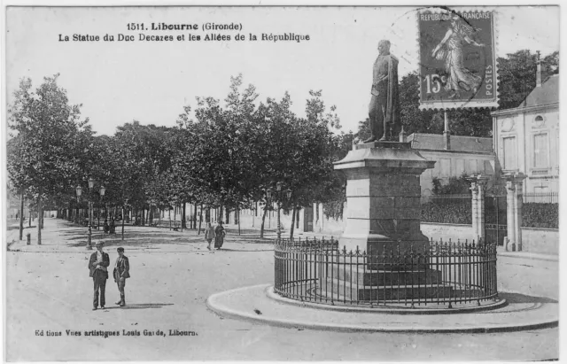 CPA -33- LIBOURNE - La Statue du Duc Decazes et les Allées de la République.