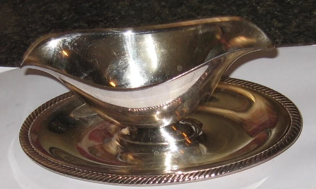 CASTLETON 683  Silver Plate Double Spout Gravy Boat With Attached Tray