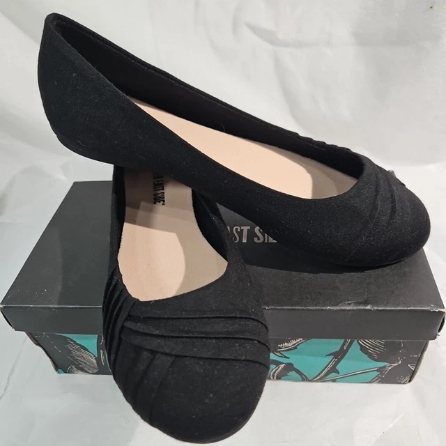 American eagle women's bree pleated flat clearance