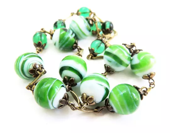 Beautiful Art Deco Vintage Inspired Emerald Green Glass Bead Bronze Necklace