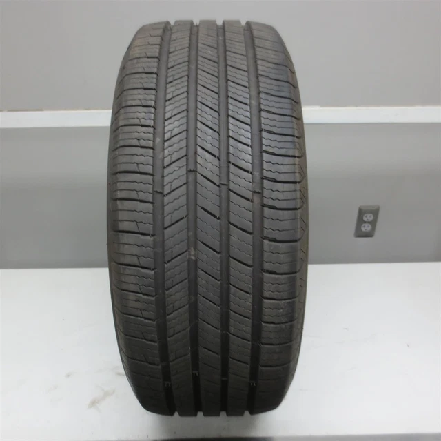 235/50R17 Michelin Defender T+H 96H Tire (9/32nd) No Repairs 235/50R17 Michelin Defender T+H 96H Tire (9/32nd) No Repairs