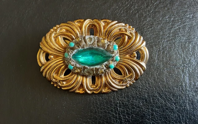 Broche Vintage Ovale Avec Pierre Naturelle Polie - Monture Couleur Or, Bijou D'occasion, Style Rétro.