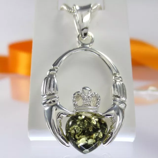 A-344 Anhänger Claddagh 925 Silber Schmuck Natur Bernstein (Herz) behandelt Grün