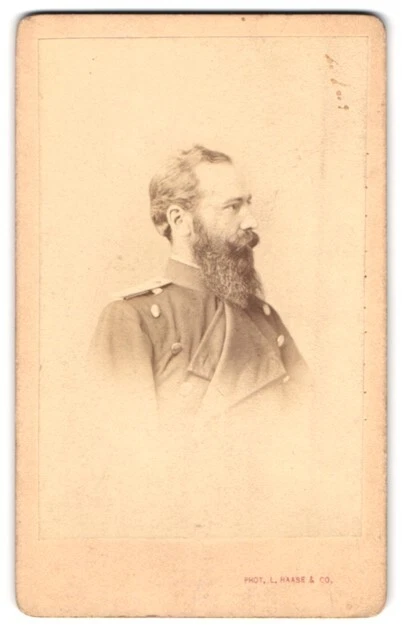 Fotografie L. Haase & Comp., Berlin, Friedrichstr. 178, Portrait Soldat in Unif