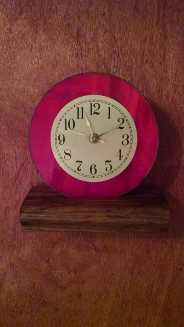 Beautiful Orange Swirl With Gold Face 6 1/2 Inch Stained Glass Clock !!