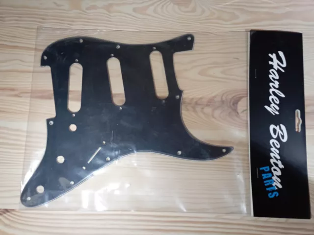 Schlagbrett Stratocaster Style, Schwarz, SSS, 11 Loch, OVP