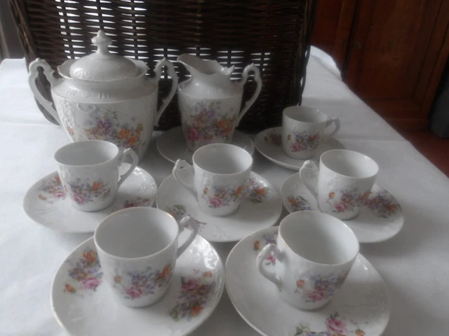 SERVICE À CAFÉ ancien 6 tasses,pot à lait ,sucrier porcelaine rocaille