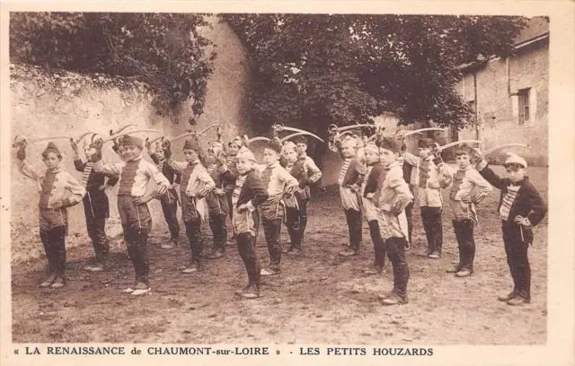 Cpa 41 La Renaissance De Chaumont Sur Loire Les Petit Houzards