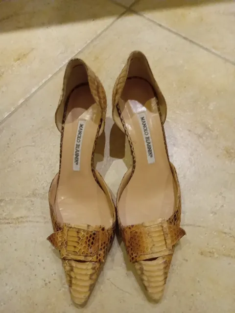 Manolo Blahnik Shoes Snake Embossed Leather Heel Pumps  Nice Condition Size8 99%