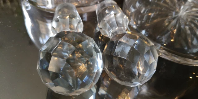 Paire de carafes en cristal taillé XIXème 9