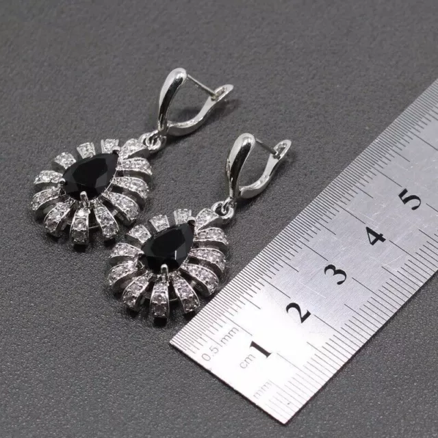 Bellissimi Orecchini In Argento 925 E Zirconi In Colore Nero.