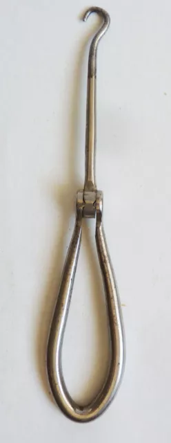 Tire-lacet pliant pour corset ou bottine