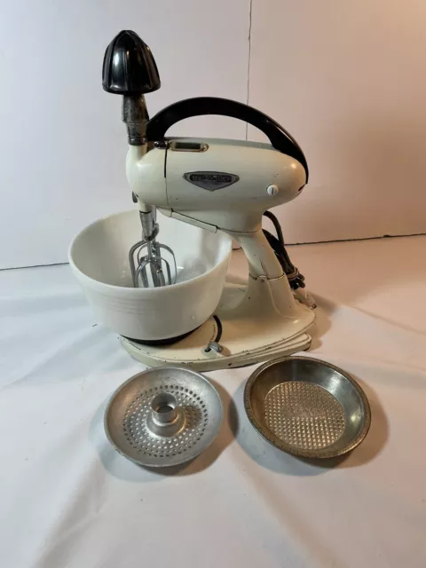 Vintage 50’s Hamilton Beach Model G Electric Mixer (Works), Beaters Pyrex Bowl