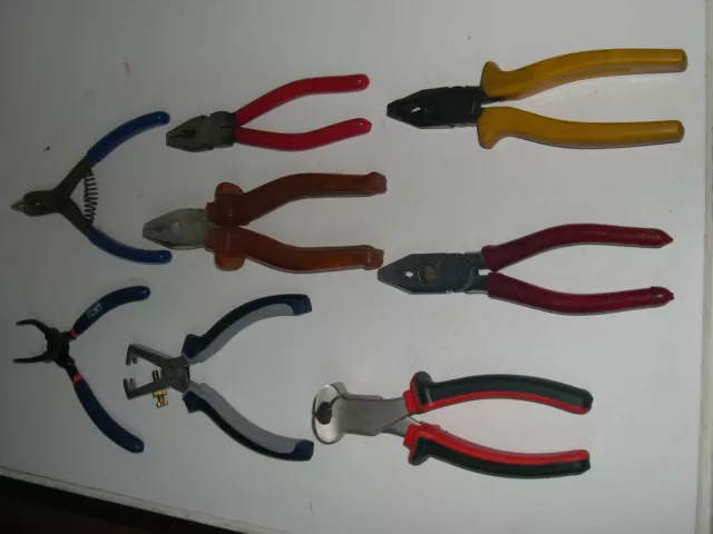 Lot De 8 Pinces Outils  Mécanique   Electricité  Vrac  Ref 1