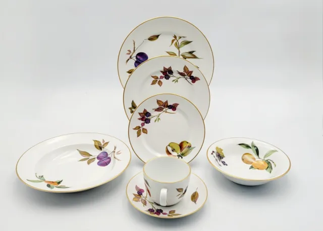 Set of 7 Gold Rim Royal Worcester Evesham (1961) Dinnerware Place Sets Vtg