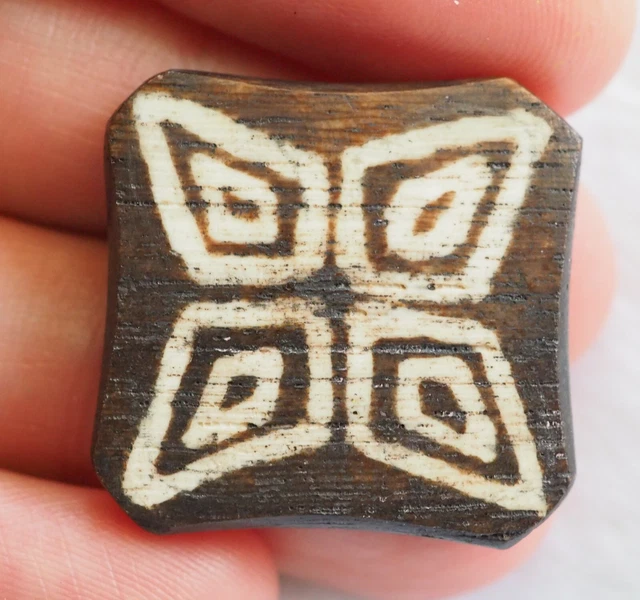 Rare Ancient Dzi Pumtek  Opalised RARE Pattern Flower Leaf Bead/Tircul Bead