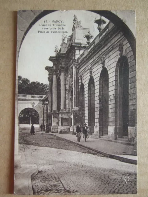 Cpa Nancy (54) L'arc De Triomphe, Vue Prise De La Place De Vaudemont. Animee.