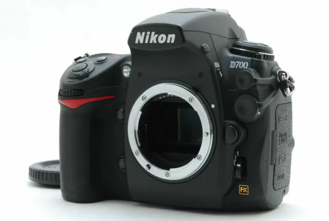 [Mint] Nikon D700 12.1MP Digital SLR Camera w/ Charger Low Shutter Count