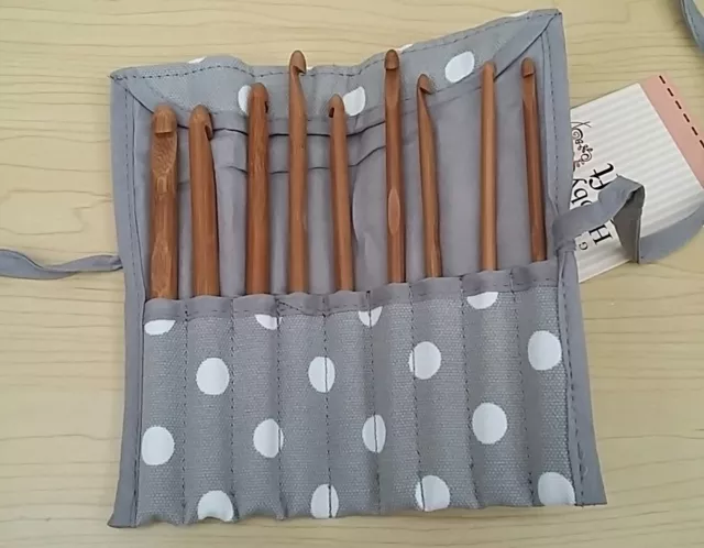 BNWT Hobby GiftGrey/White Polka Dot Design 9 Piece Set Filled Crochet Hook Roll