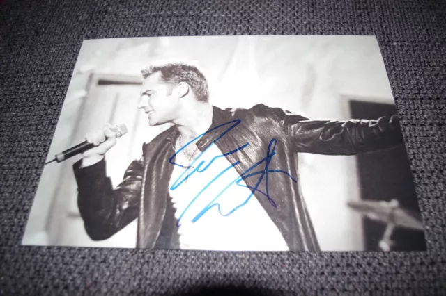 RONAN KEATING signed Autogramm auf 18x25 cm Foto InPerson LOOK